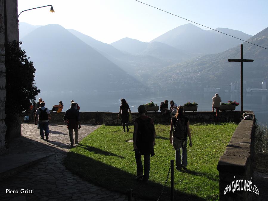 61 Sagrato di Siviano con vista sul lago.jpg